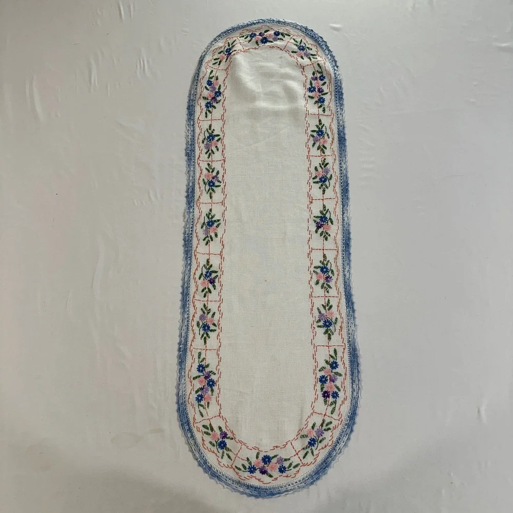 Vintage Linen Table Runner Floral Hand Embroidered Crochet Lace Trim 40x13 White